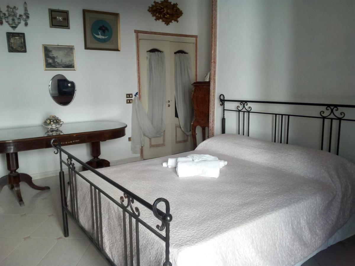 Gran Relais De Charme A.rosbenmar * Napoli